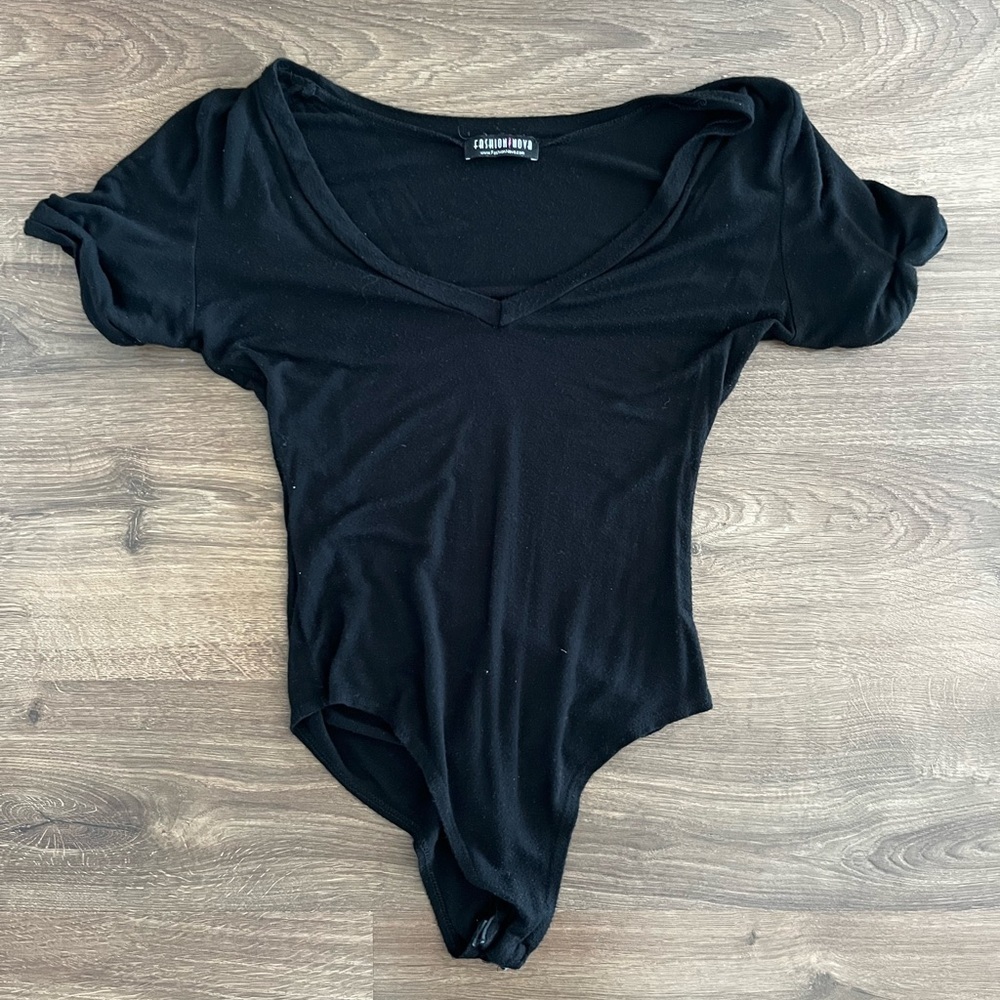 Black V Neck Short Sleeve Bodysuit